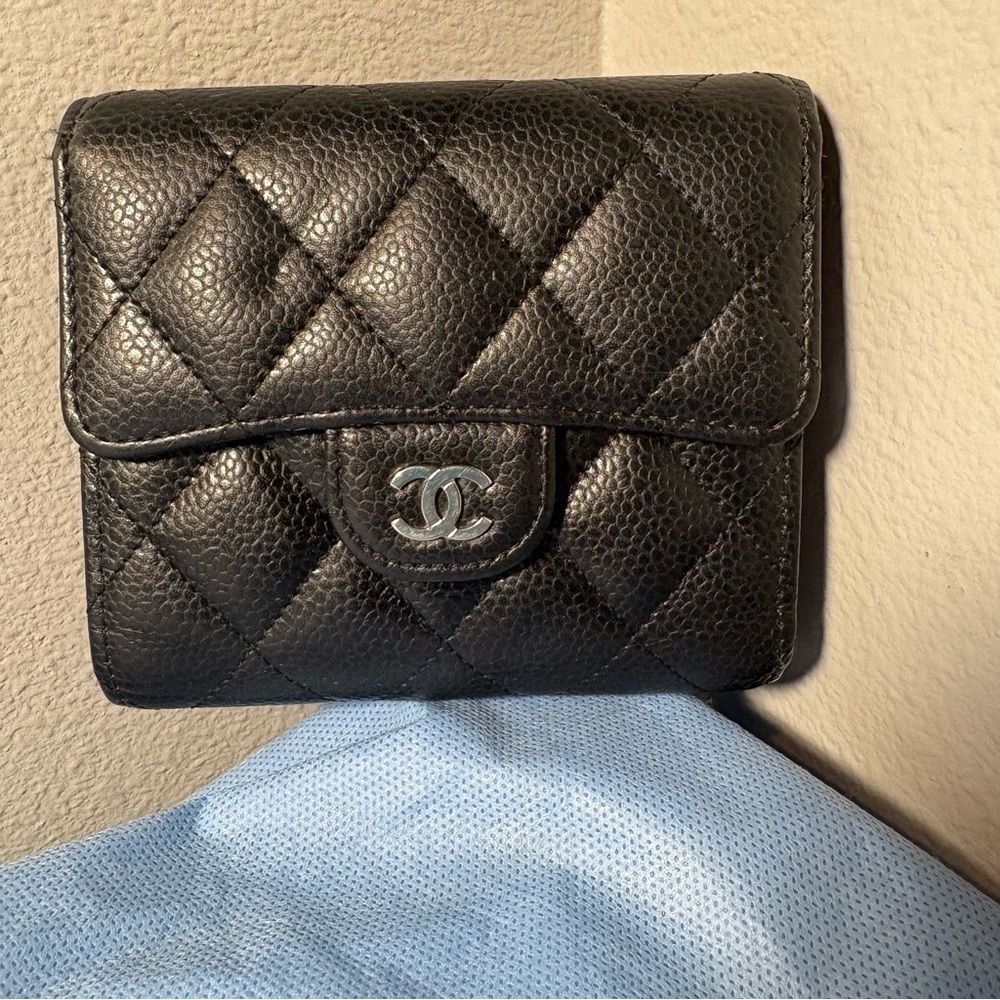 CHANEL Classic  Caviar Black Small Flap Quilted Leather Wallet - Picture 16 of 16